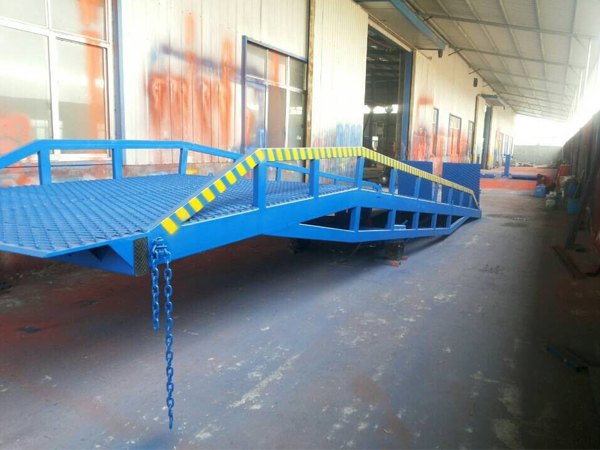 移動(dòng)登車(chē)橋